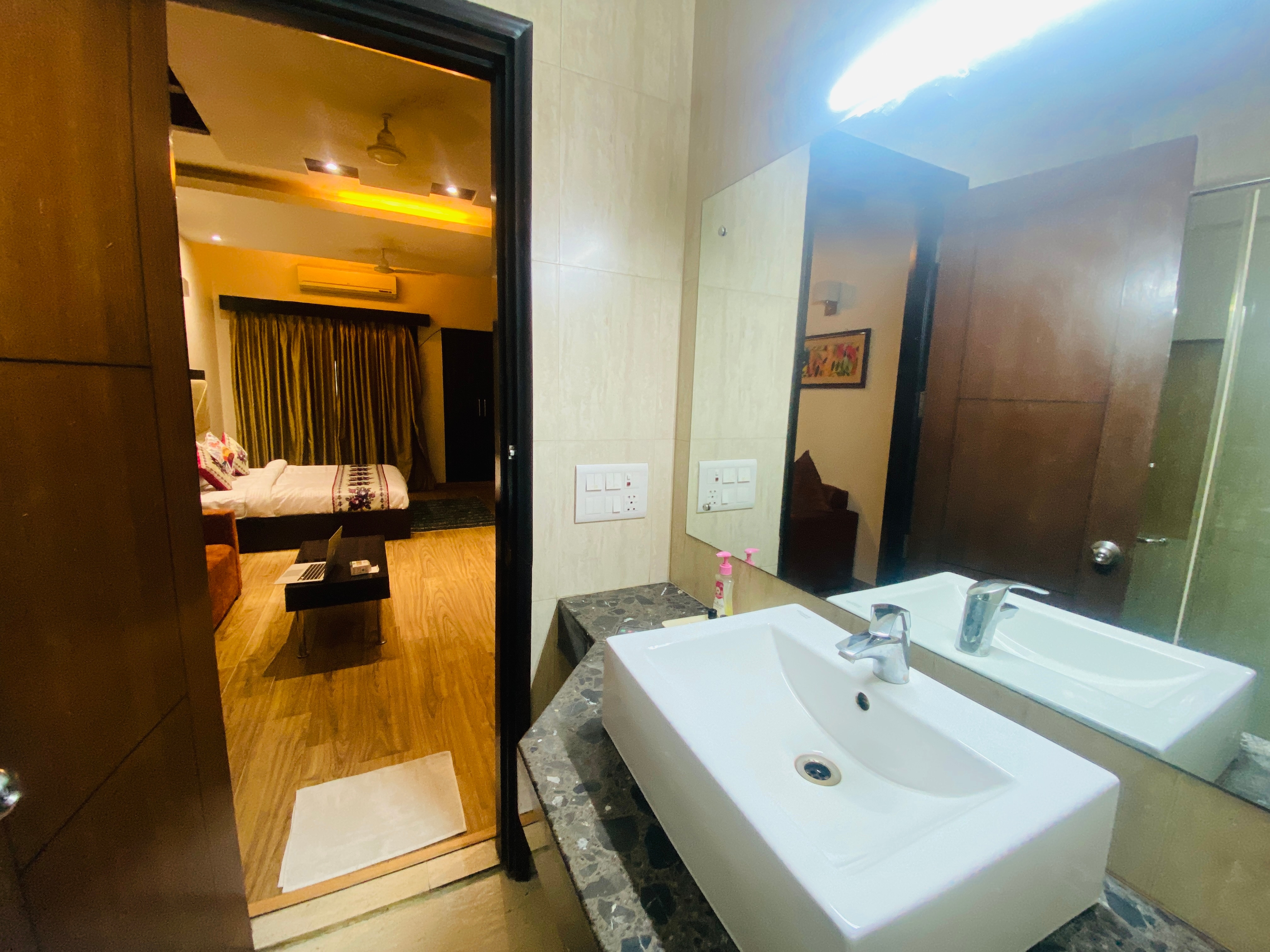Hotel Amazone Residency - Dlf Phase 3 Gurgaon - Tap to explore photos
