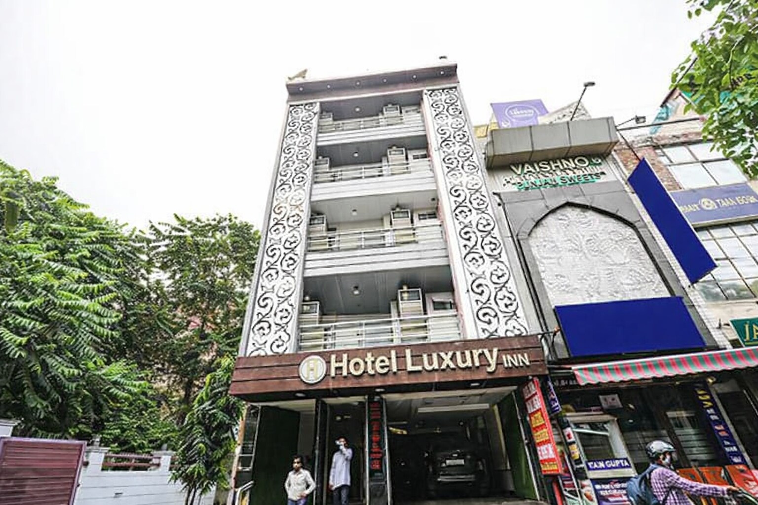 Hotel Red Chilly Adarsh Nagar - Tap to explore photos
