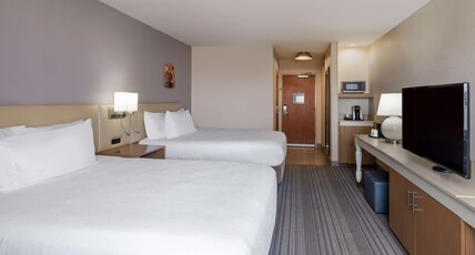 Hilton Garden Inn Bakersfield Room Type - 2 QUEEN BEDS