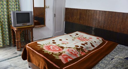 Hotel Monal By Upvan Room Type - Four Bedded Non AC Room River View