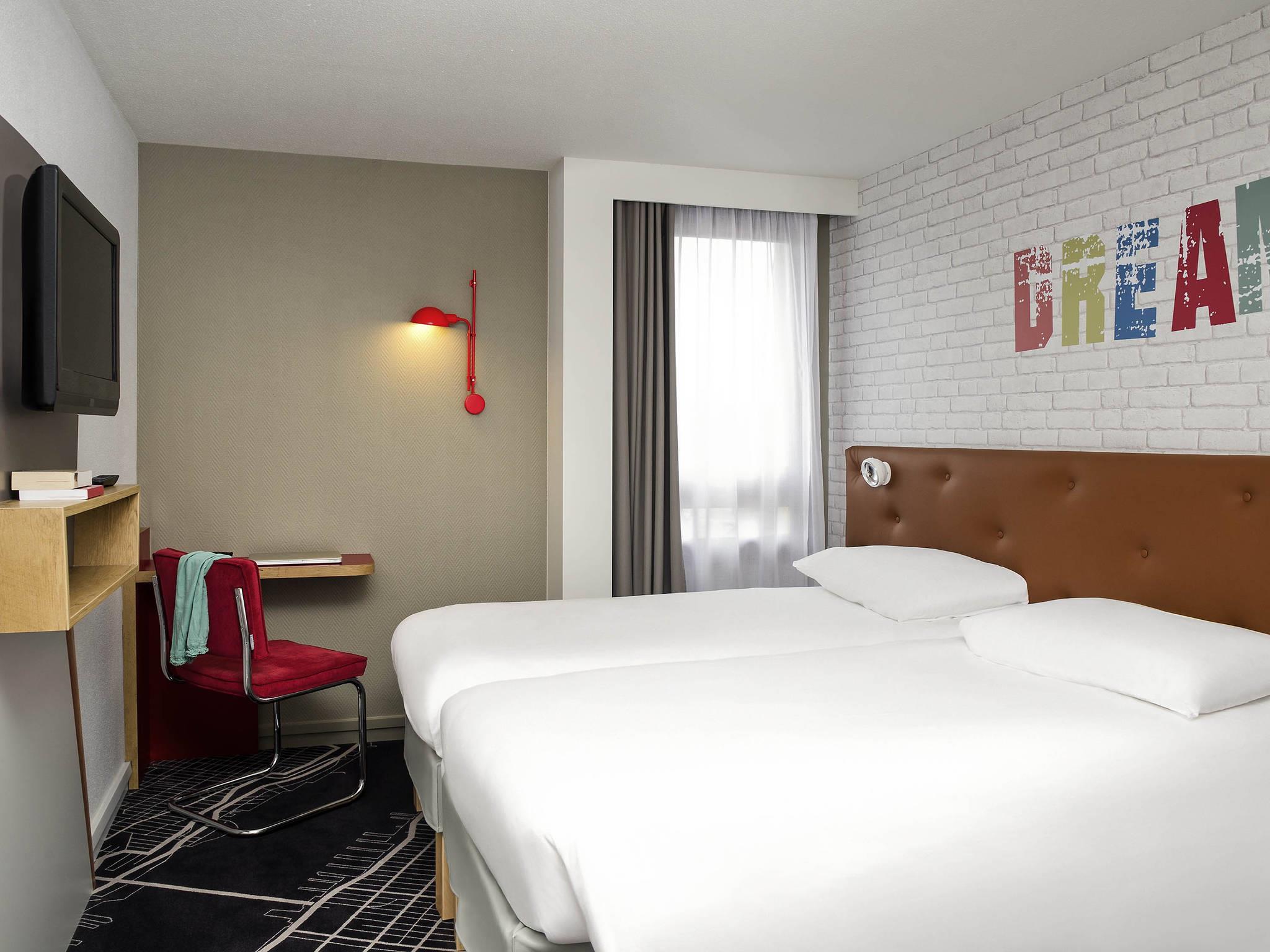 ibis Styles Chartres - Tap to explore photos