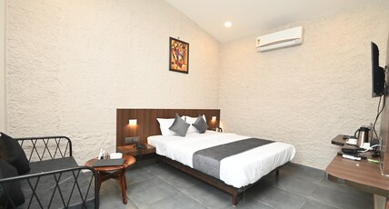 Hotel Navtara Room Type - Premium Room