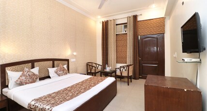 Hotel Blue Moon Room Type - Deluxe Rooms