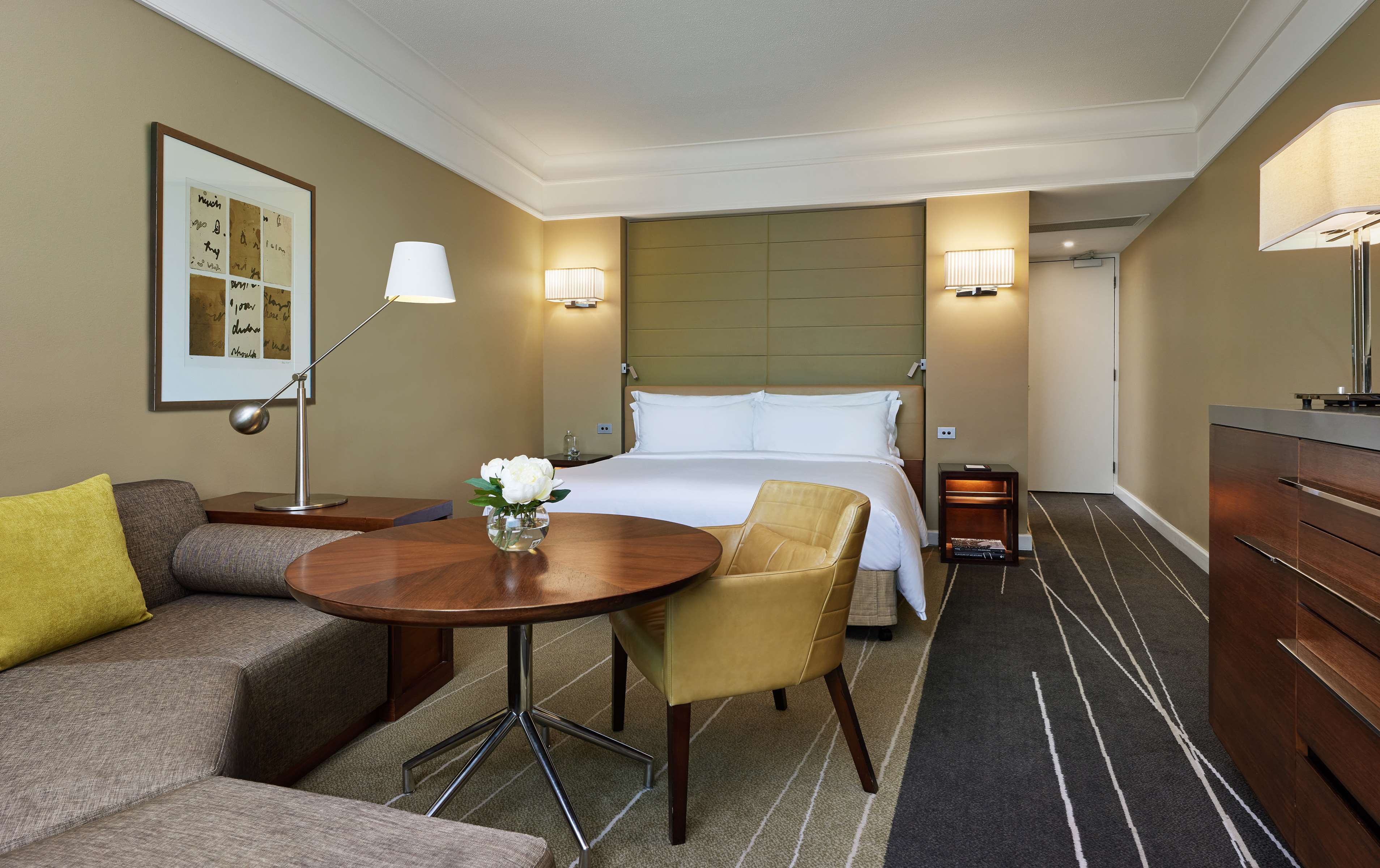 Grand Hyatt Melbourne - Tap to explore photos