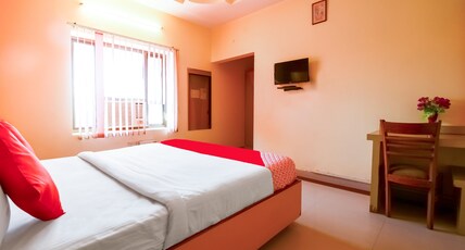 Hotel Samar Palace Near Sodala Vivek Vihar Metro Station Room Type - Deluxe