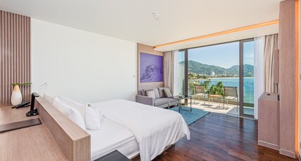 Oceanfront Beach Resort Room Type - Ocean Comfy Room with Bathtub and Balcony