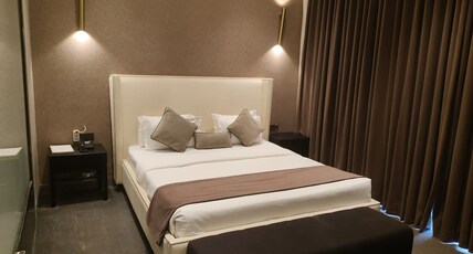 Valentia The Exotic Boutique Hotel - Pure Veg Room Type - Superior Crest with Bathtub (Ground Floor) Valentia The Exotic Boutique Hotel - Pure Veg Room Type - Superior Crest with Bathtub (Ground Floor)