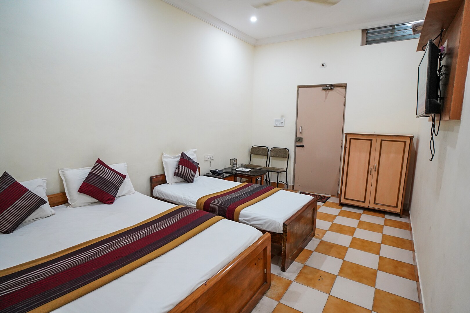 Hotel Prakaash Residency - Tap to explore photos