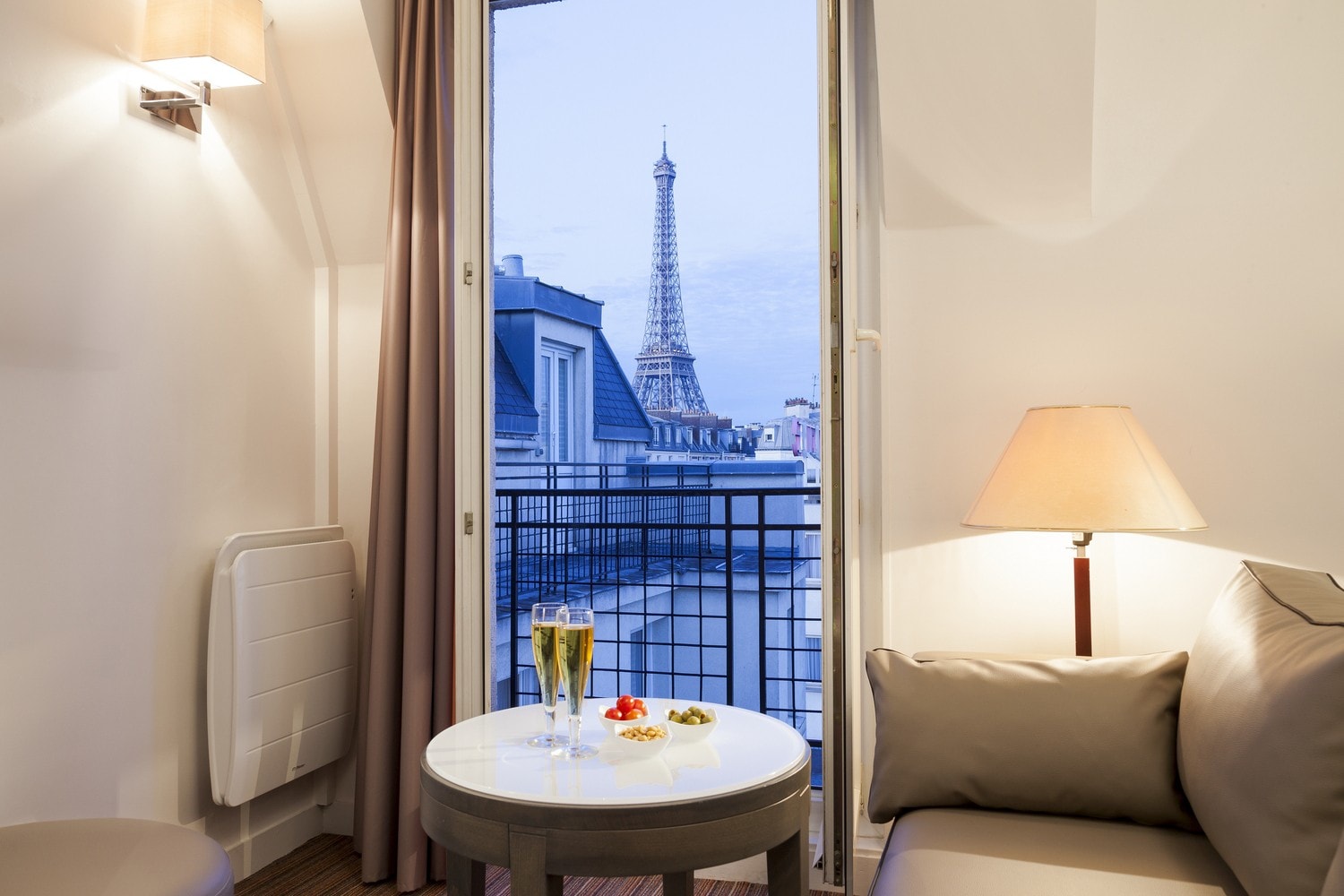 Timhotel Tour Eiffel Hotel - Tap to explore photos