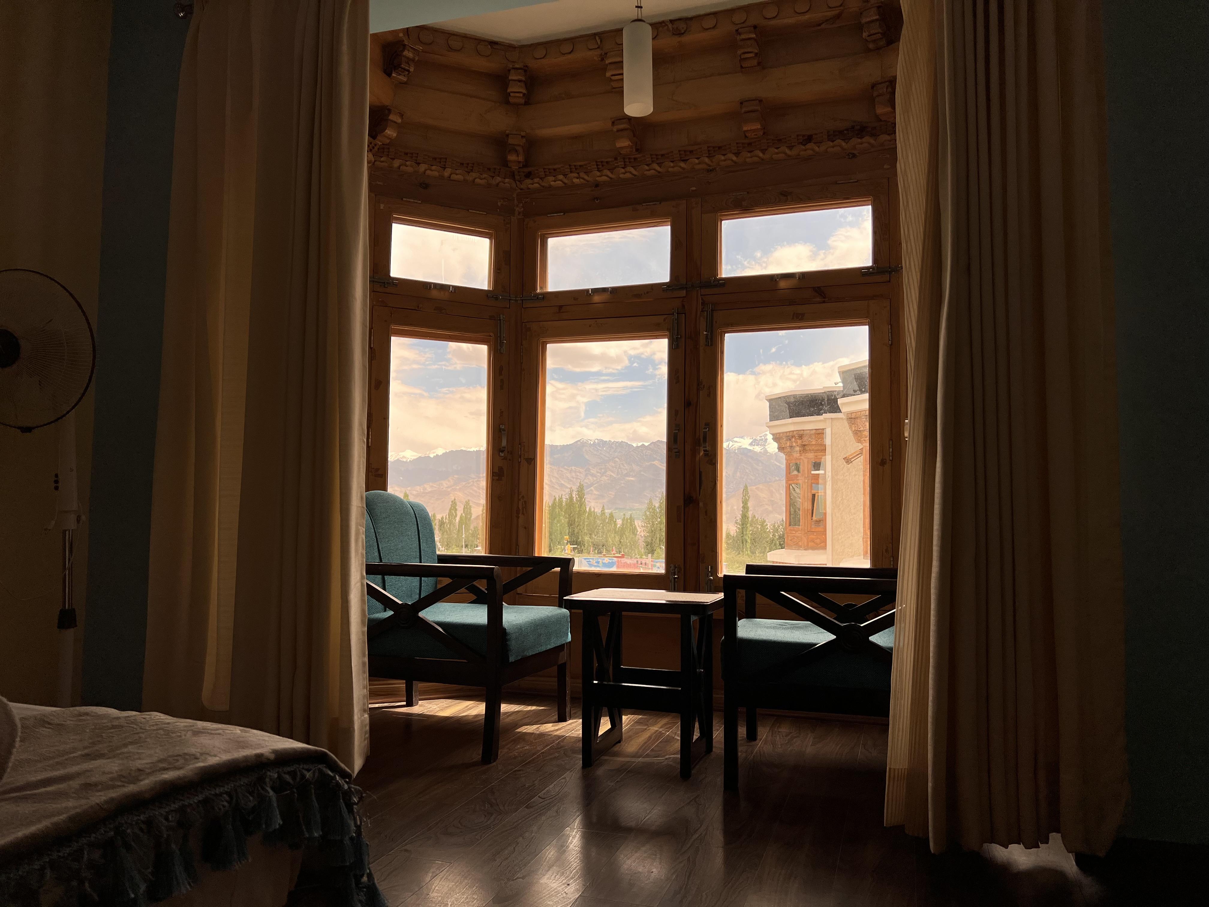 Hotel Glacier View - Tap to explore photos