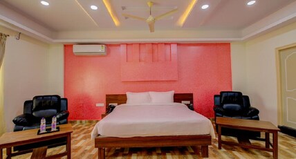 Hotel Royal Suites Room Type - Premium Deluxe Twin Bed
