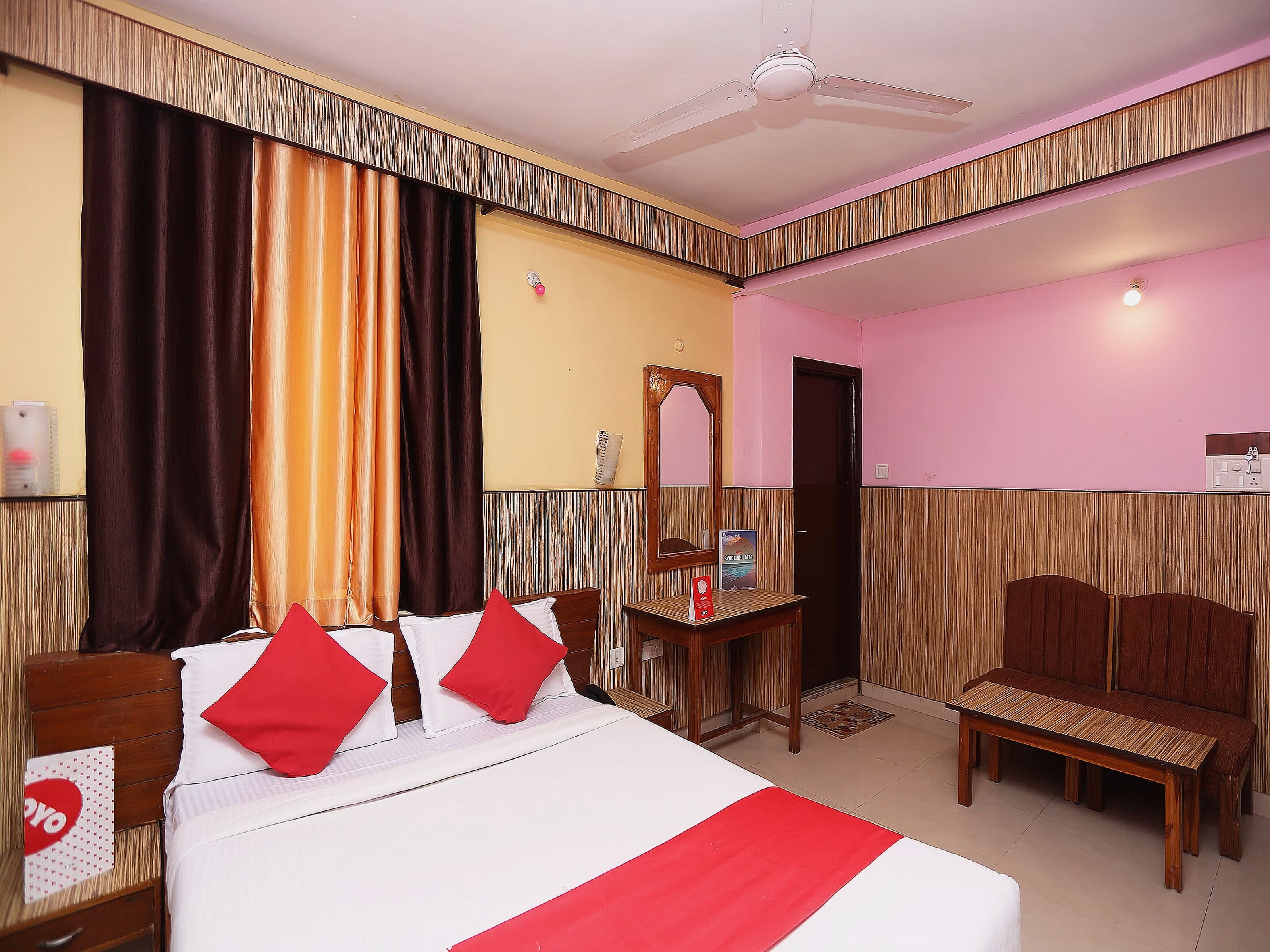 Super Hotel O Centre Point - Tap to explore photos