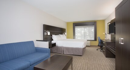 Holiday Inn Express Hotel & Suites Fort Collins Room Type - 1 King Suite Mobil Access Tub Sofa Bed