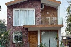 Karam Villa ~ Park & Peace