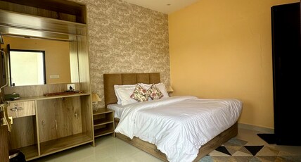 Prajuri River Acres Room Type - Standard room with queen size bed