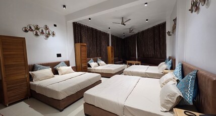 Hotel GARUDA INN Room Type - King Bed with Countryside View