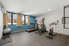 Holiday Inn Express & Suites BRONX - NYC