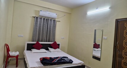 Hotel Lakshmi Inn Room Type - Deluxe Non Ac Room