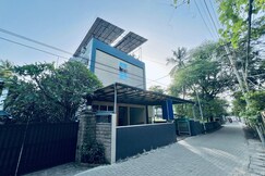 Solo Ace Homes | Rooms & Caretaker