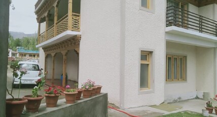 Twin Palace Room Type - Deluxe Room with Mountain View