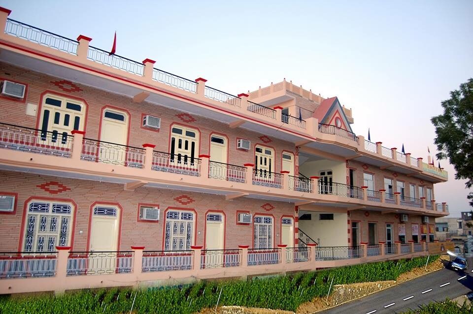 Hotel Rajshree Palace - Tap to explore photos