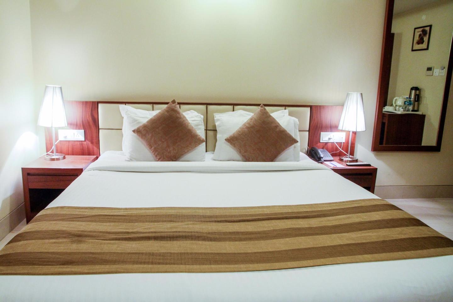 Hotel Kempton - Tap to explore photos