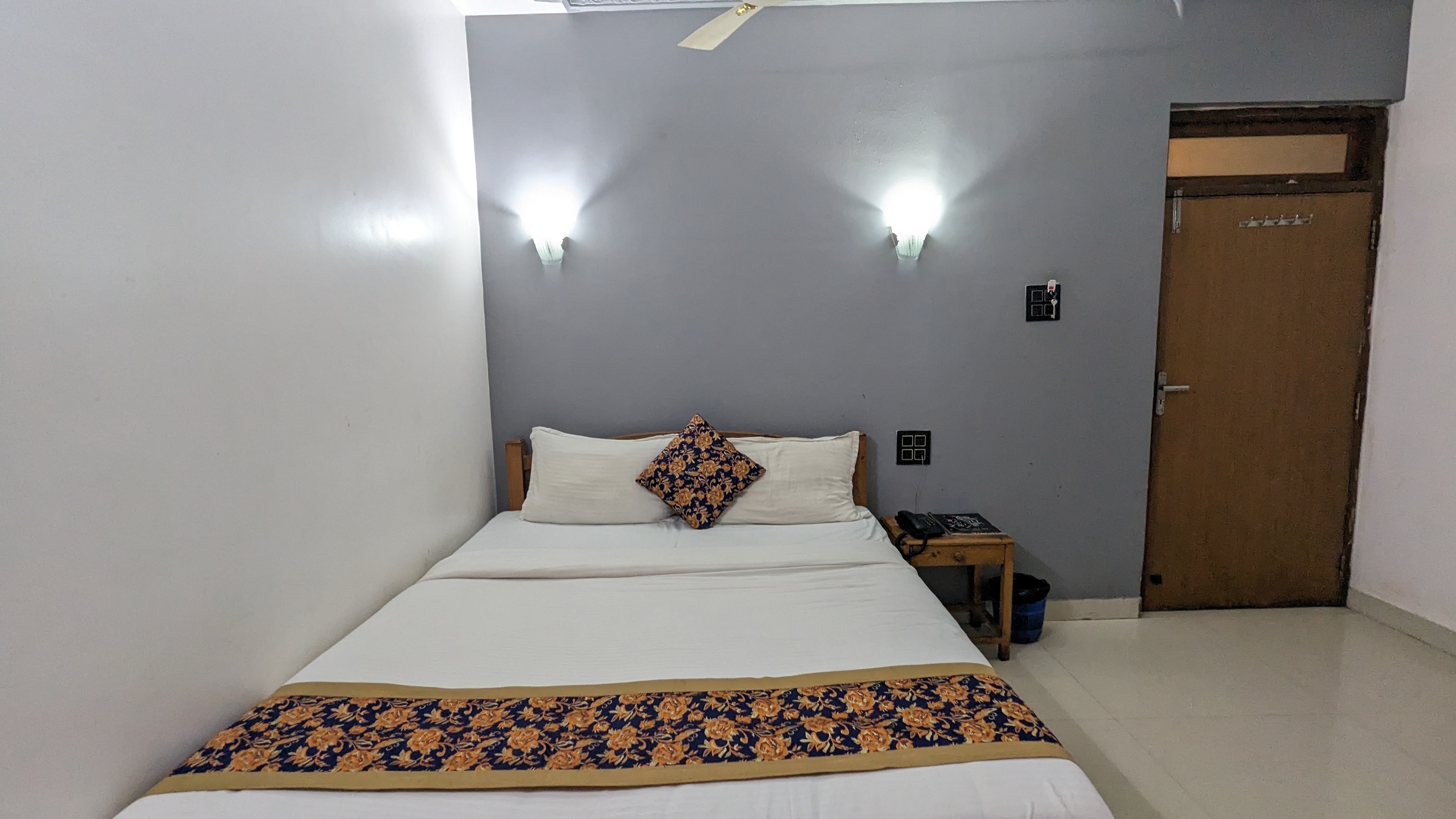 Hotel Baga Bay - Tap to explore photos