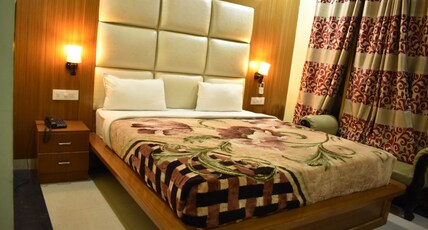 Hotel Shagun Palace  Room Type - Deluxe Room(NON AC)