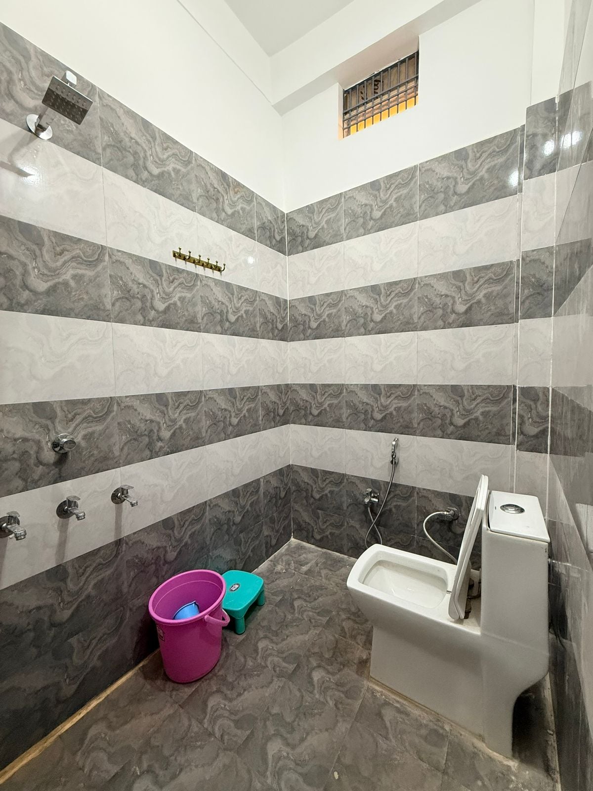 Keshav vatika palace/ just few meter from Ram Mandir Gate - Tap to explore photos