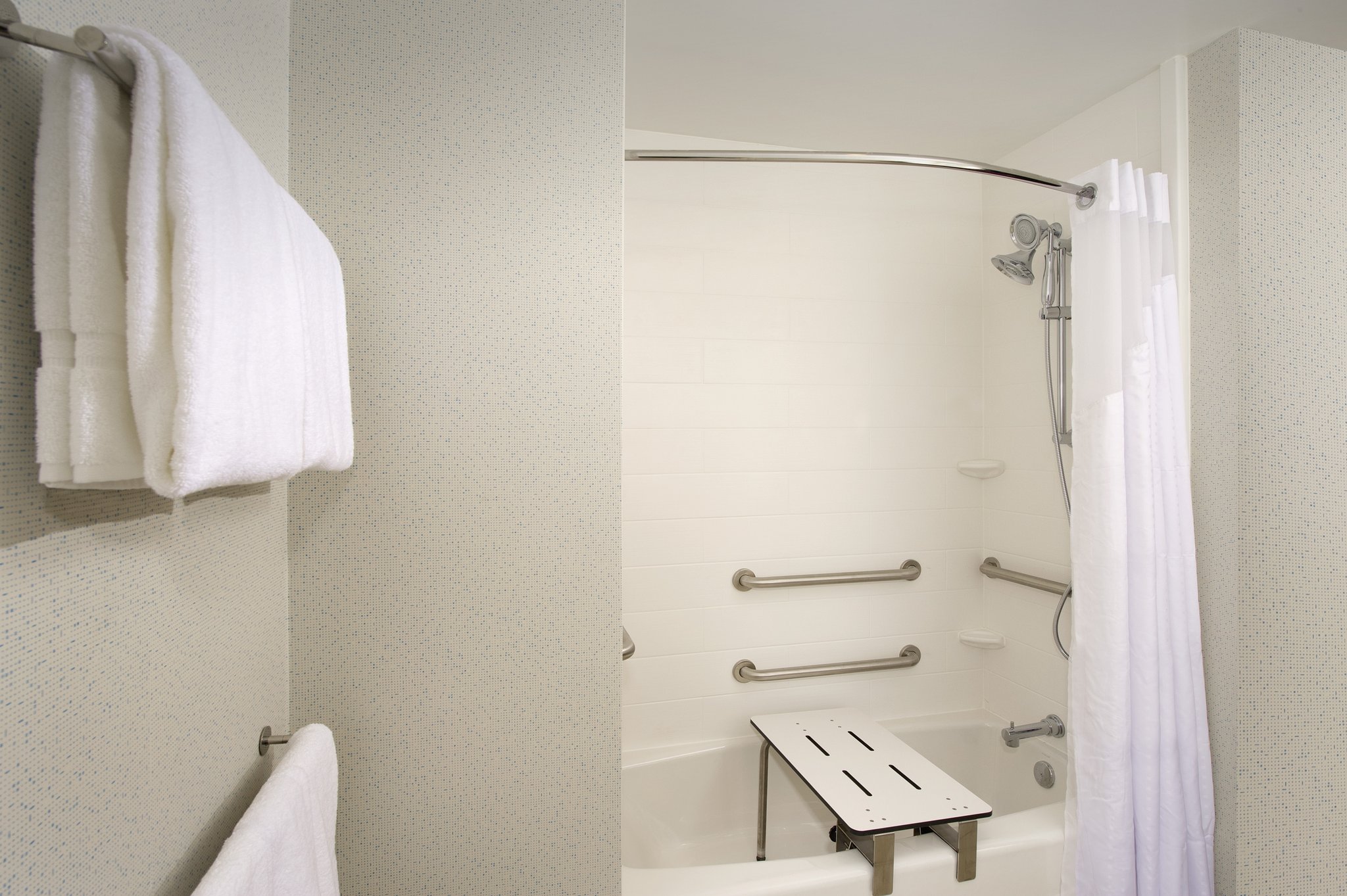 Holiday Inn Express & Suites NEW BRAUNFELS - Tap to explore photos