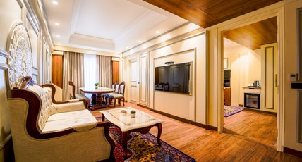 MAHARAJA PALACE HOTEL Room Type - MAHARAJA SUITE