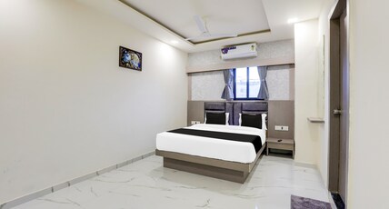 Hotel O Neek Palace Room Type - Classic