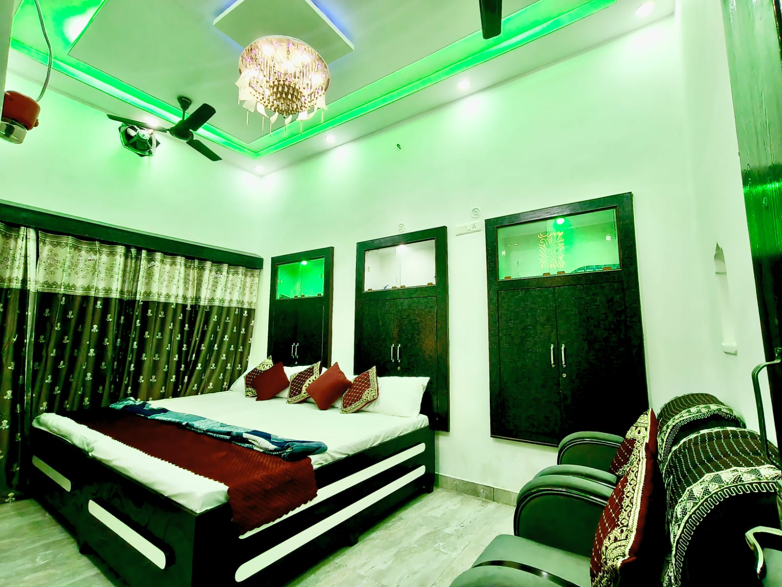 Shree Ji Homestay - Tap to explore photos