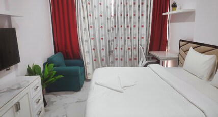 Chitranjan By Maxxvalue Apartment Hiranandani Powai Room Type - Deluxe Room in a 4BHK