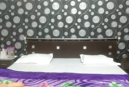 Niratshree Hotel
