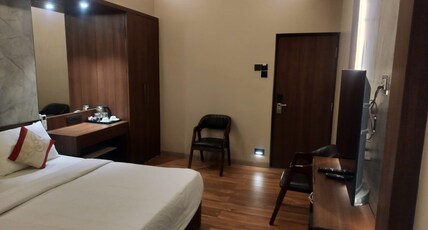 Hotel Chandralok Room Type - Premium Room