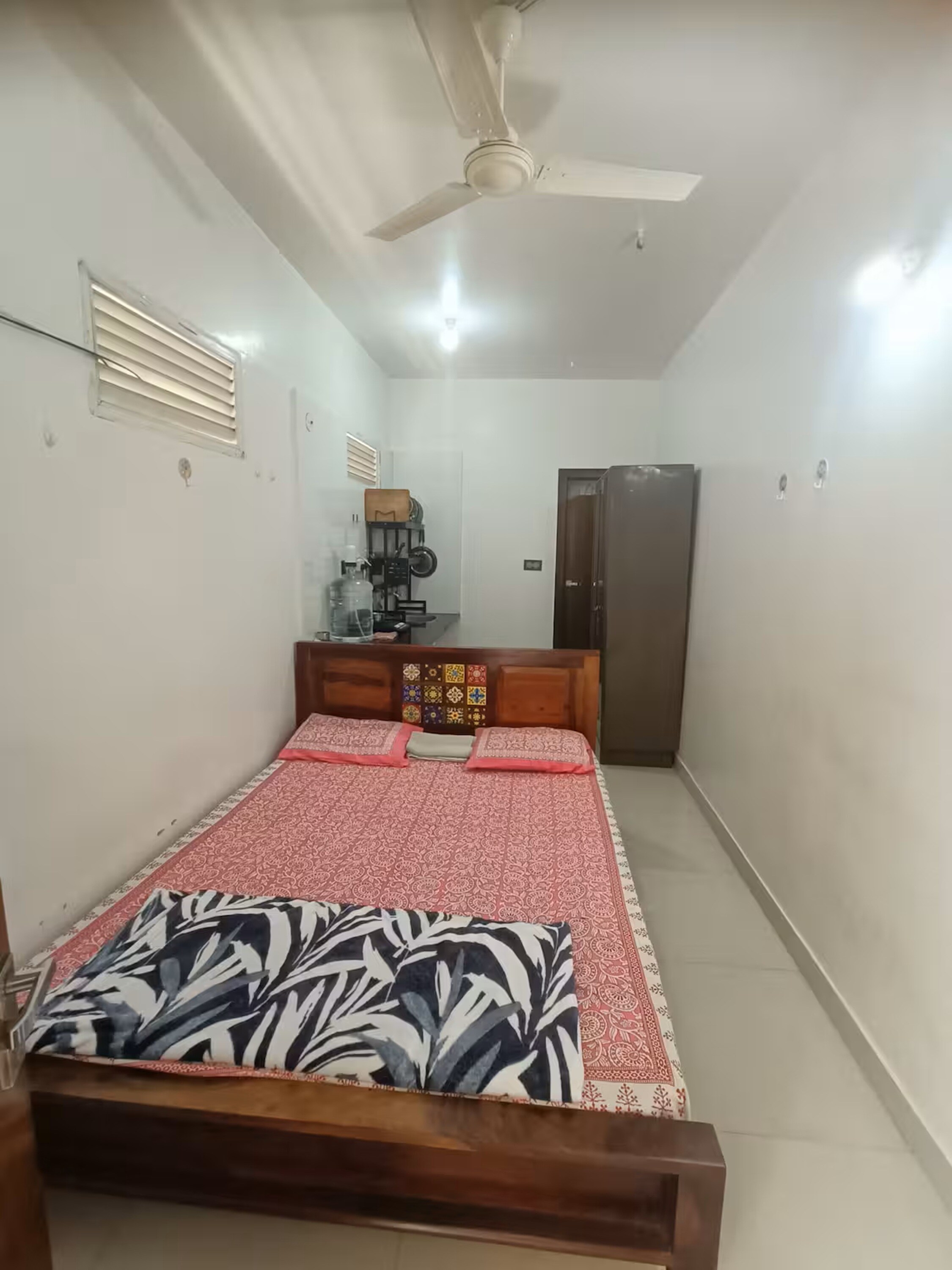 Krishna Park Front Studio Apartment - Tap to explore photos