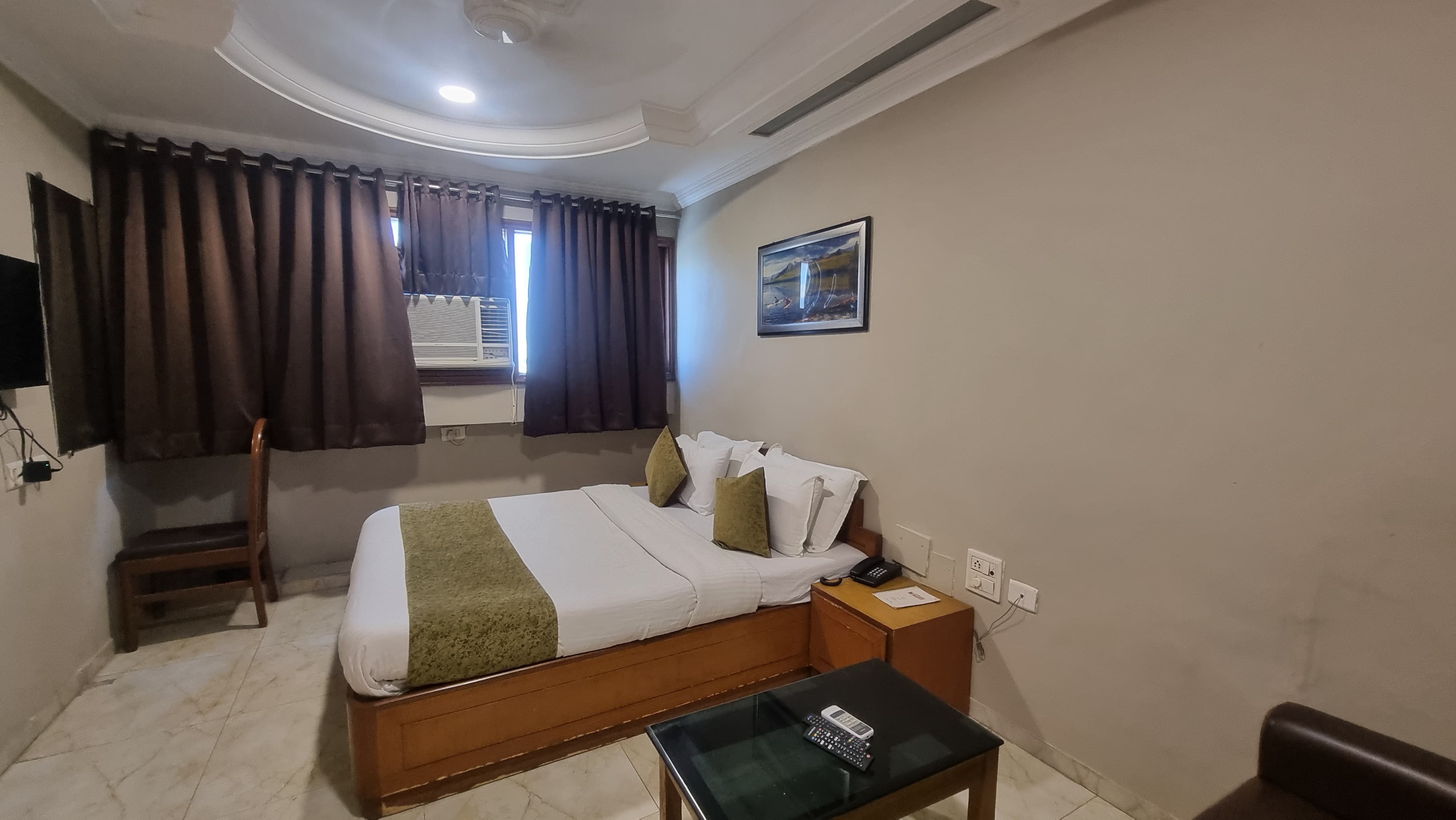 Hotel Maruti Ahmedabad - Tap to explore photos
