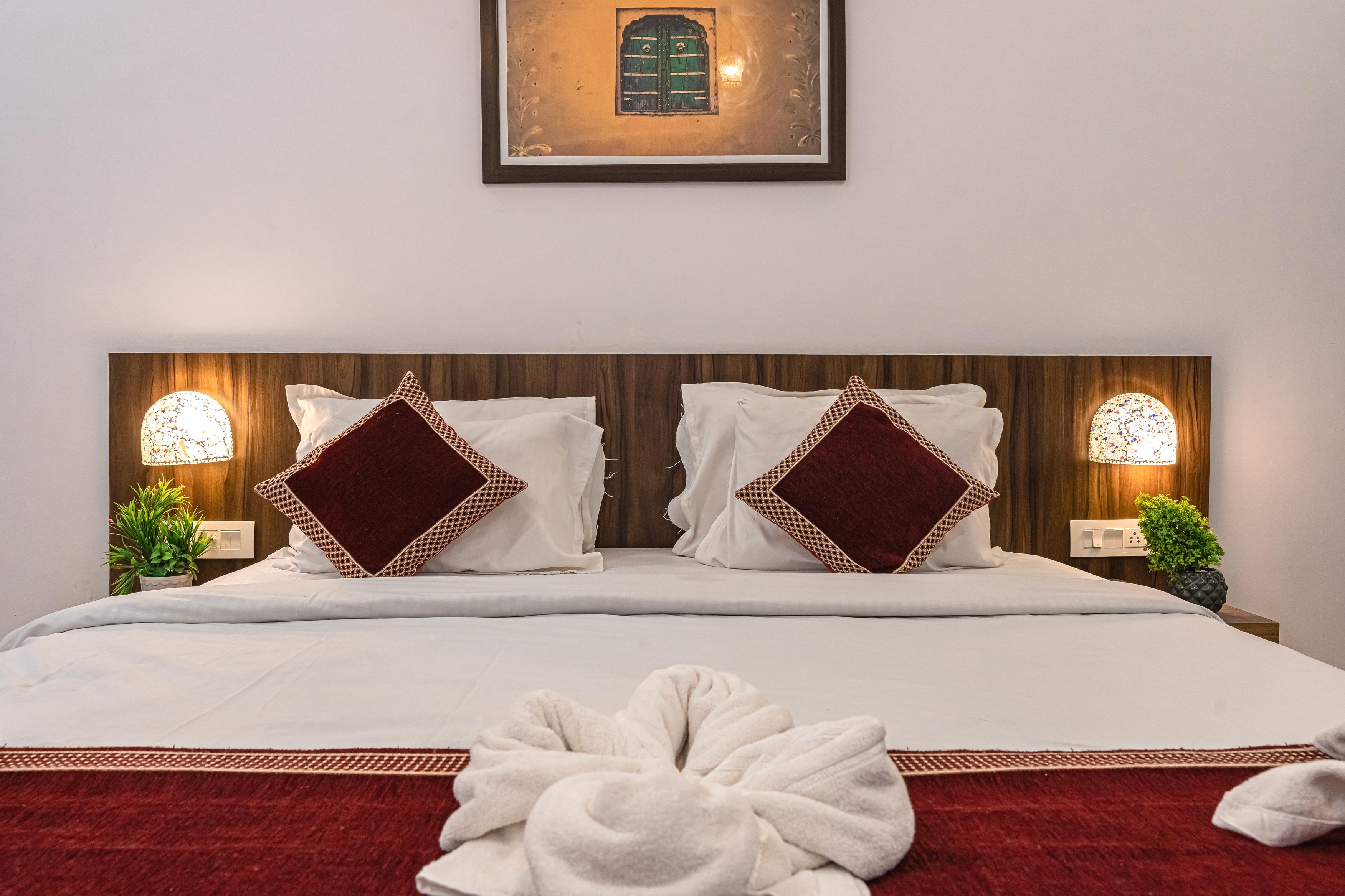 Hotel Jodhana Palace - Tap to explore photos