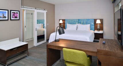 Hampton Inn & Suites by Hilton Adrian Room Type - 1KN STDO MIC FRIDG WTBR NS