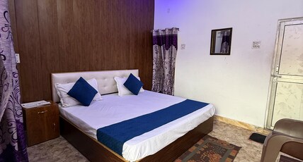 SHRI KANAK BIHARI YATRI NIWAS Room Type - Standard King Bed