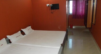 Avanti inn Room Type - Three Bed Non Ac Family Room