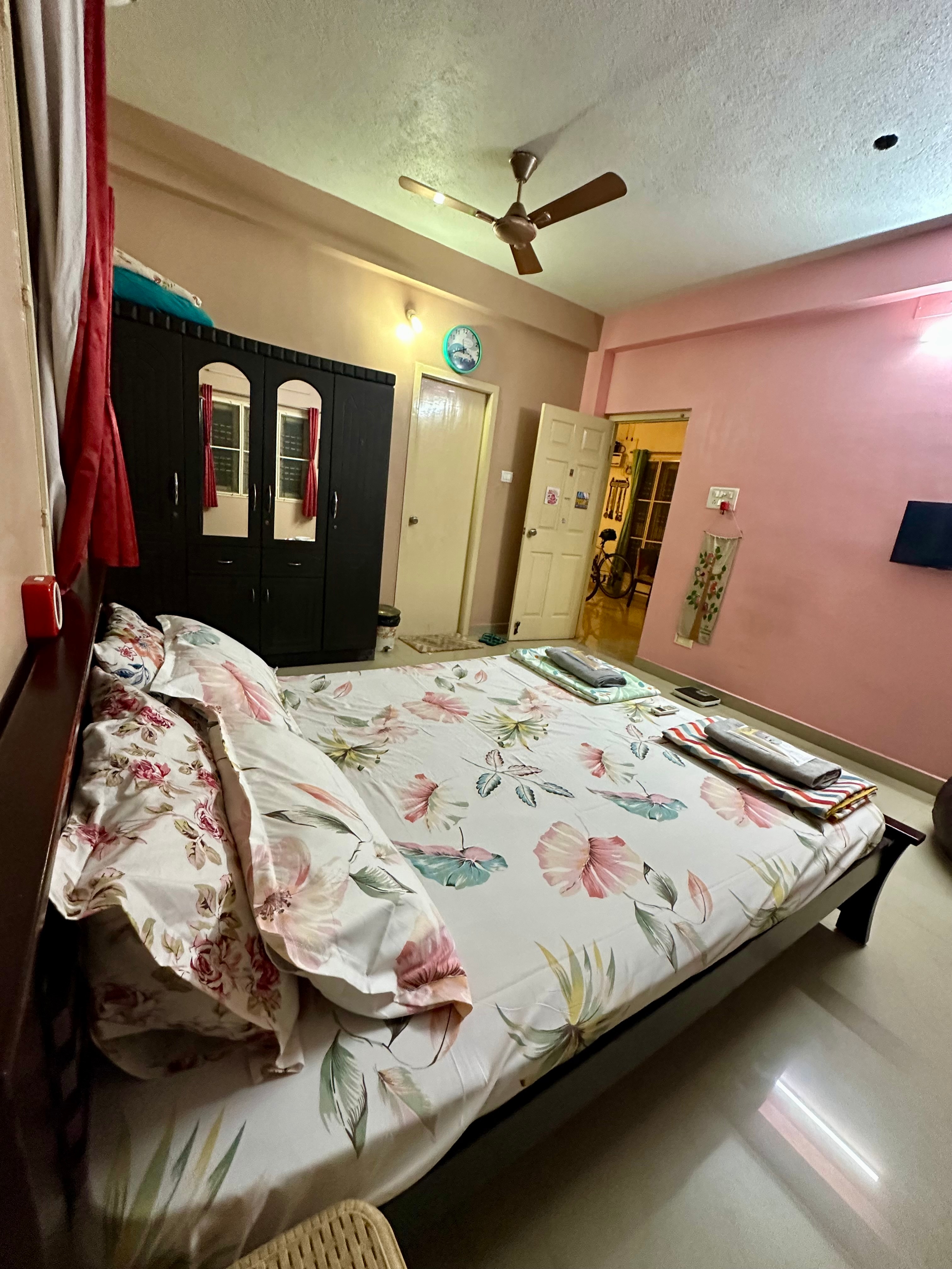 Manasa s Retreat
Peaceful Home for Positive Guests - Tap to explore photos