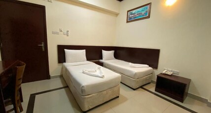 Savoy Inn Grand Hotel Apartments Room Type - STANDARD TWIN BED