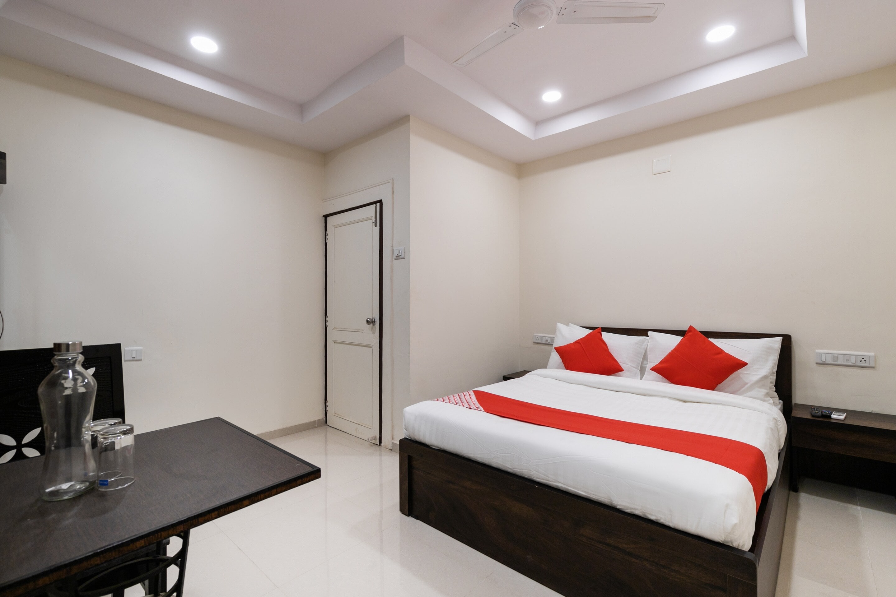 Hotel O Poonam Palace - Tap to explore photos