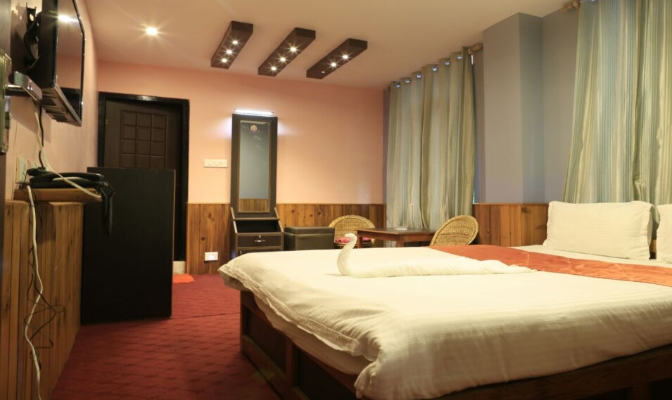 LOOK BOONG HOTEL - Tap to explore photos