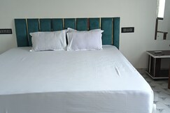 Green Lounge Hotel and Resorts