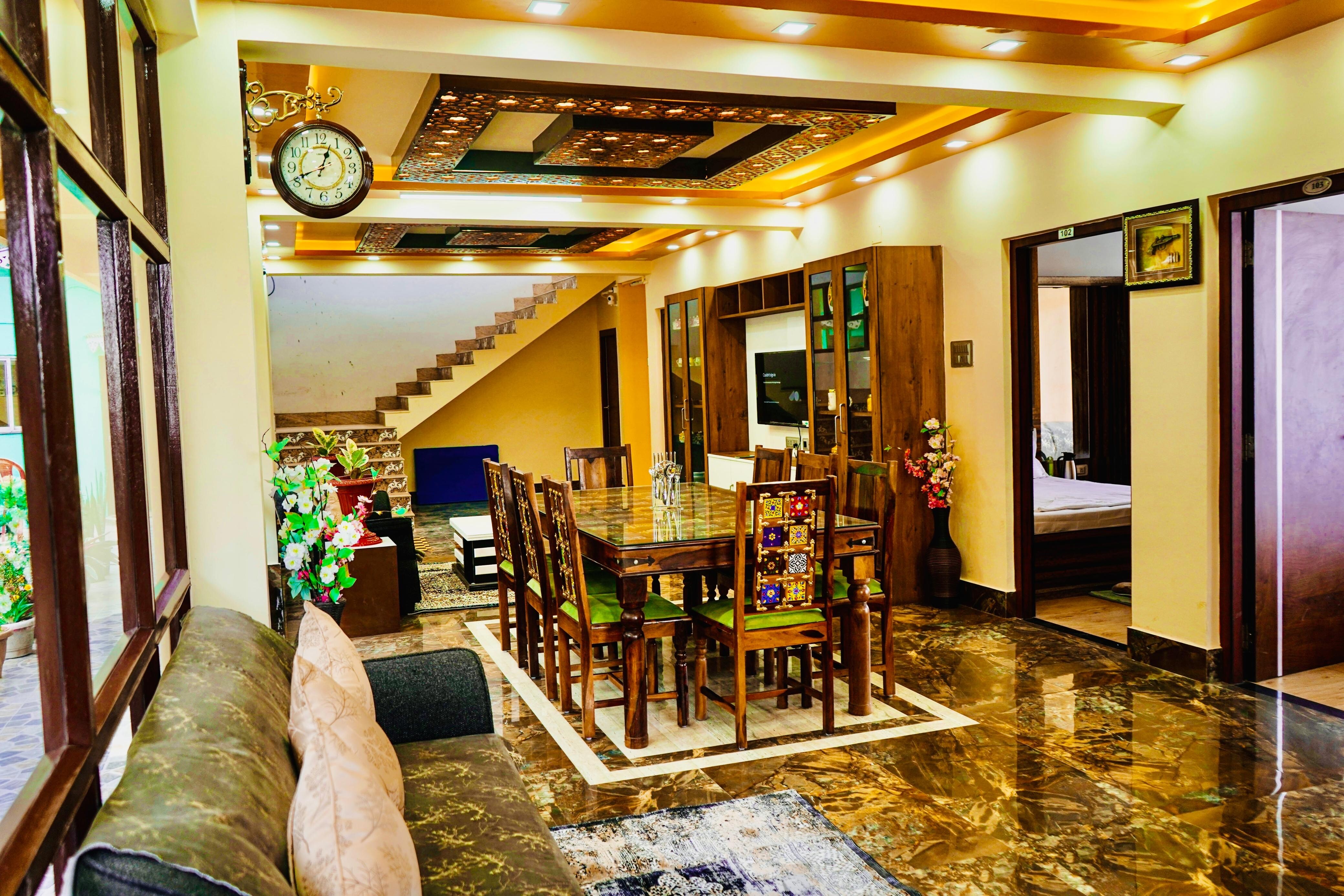 Royal Retreat Homestay - Tap to explore photos