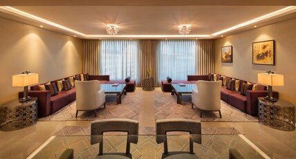 JW Marriott Mumbai Sahar Room Type - Panaromic Suite, Executive Lounge Access, 1 Bedroom Suite, 1 King, City View, Corner Room, Two-way A