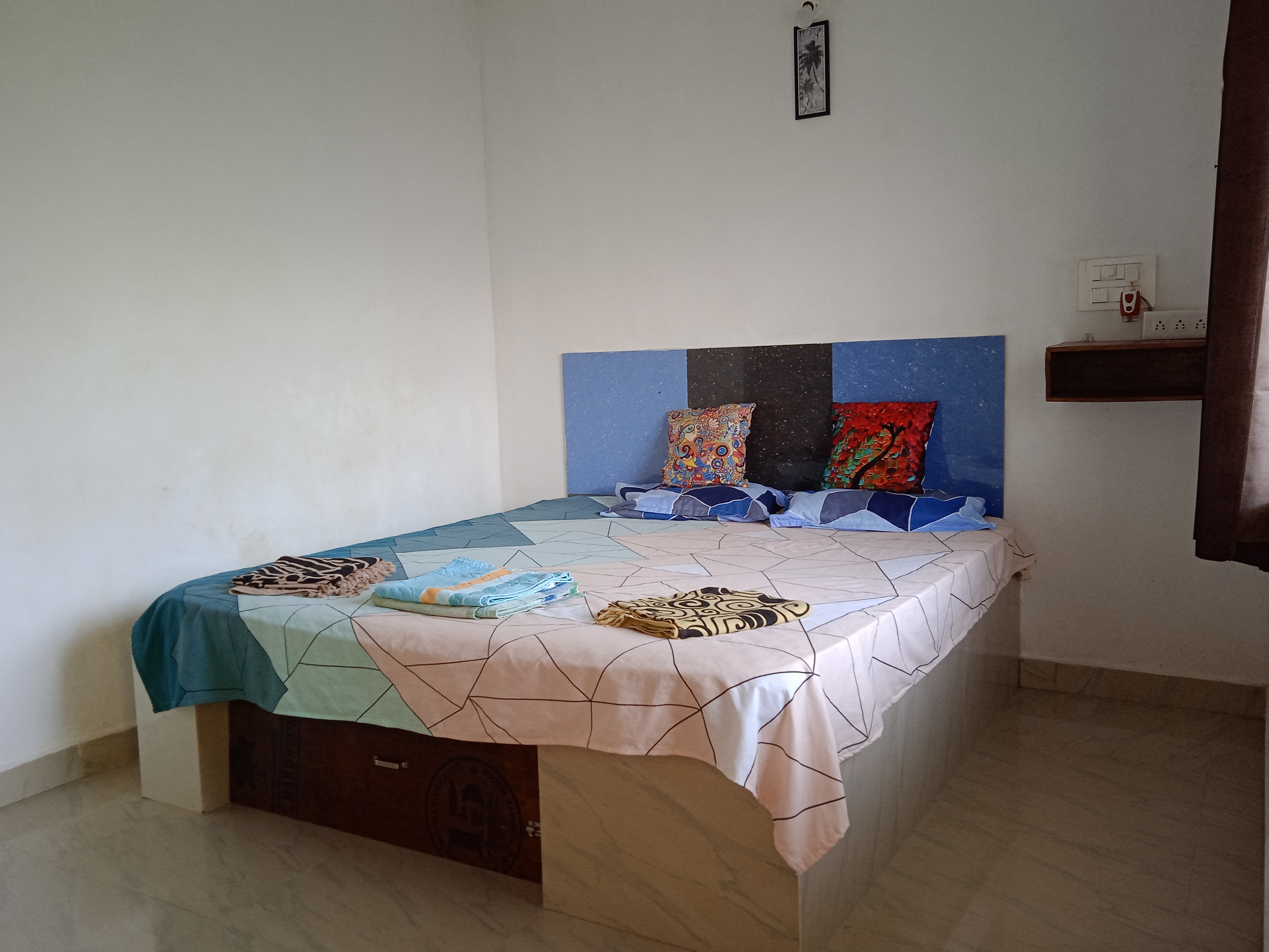 Raj Guest House Gokarna - Tap to explore photos